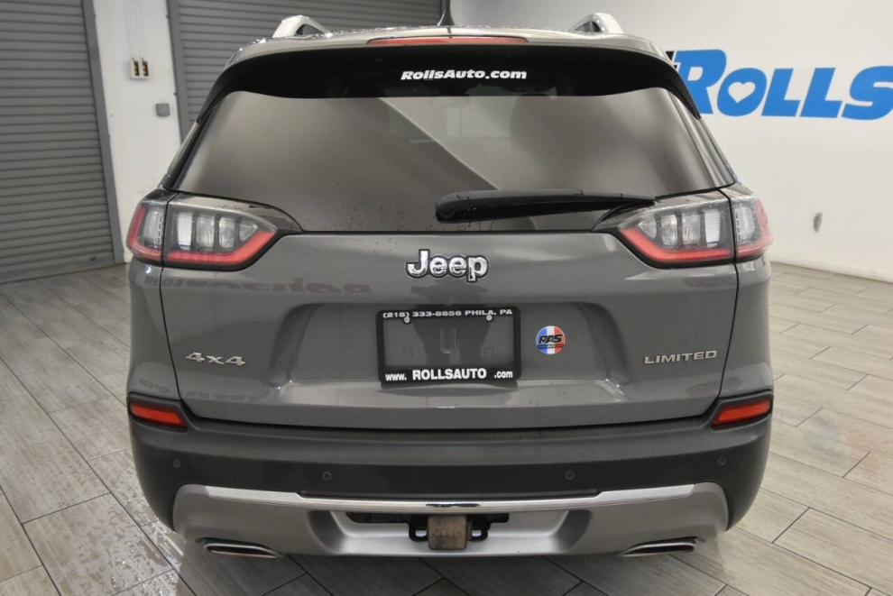 2021 Jeep Cherokee Limited 4x4 4dr SUV, Gray, Mileage: 85,308 - photo 3