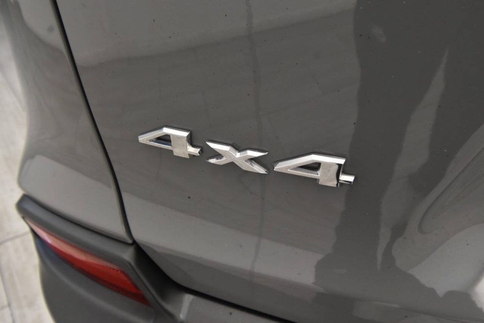 2021 Jeep Cherokee Limited 4x4 4dr SUV, Gray, Mileage: 85,308 - photo 32