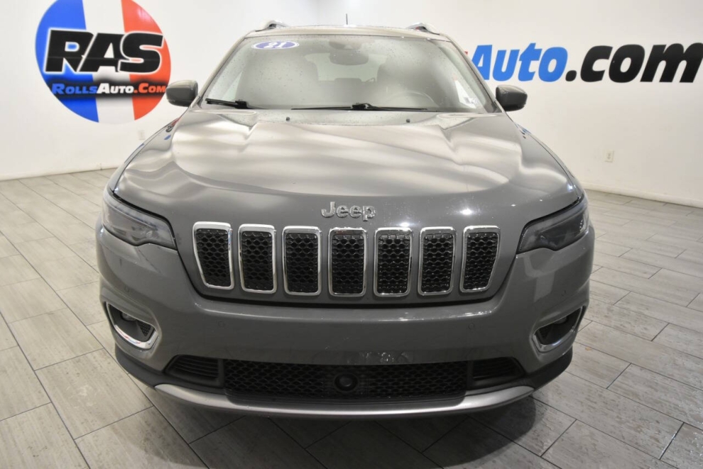 2021 Jeep Cherokee Limited 4x4 4dr SUV, Gray, Mileage: 85,308 - photo 7