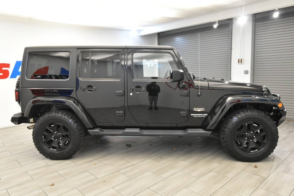 2015 Jeep Wrangler Unlimited Sahara, Black, Mileage: 86,141 - photo 5