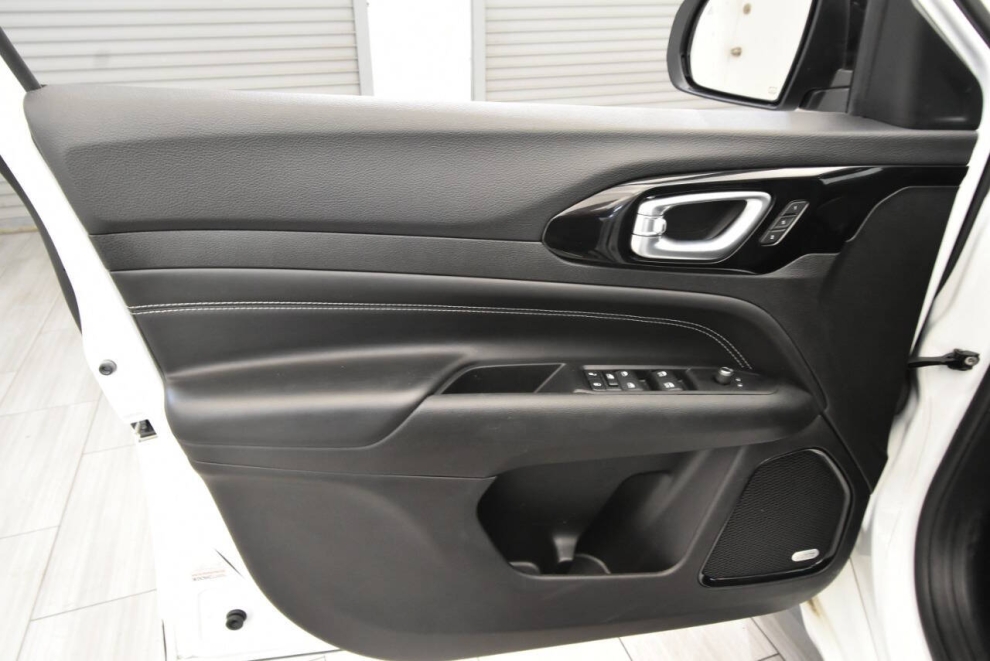 2022 Jeep Compass High Altitude, White, Mileage: 24,649 - photo 11