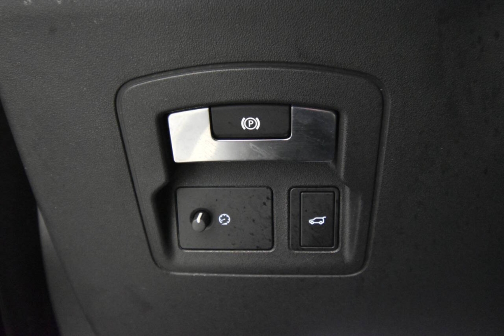 2020 Land Rover Range Rover Velar P340 S AWD 4dr SUV, White, Mileage: 92,159 - photo 28