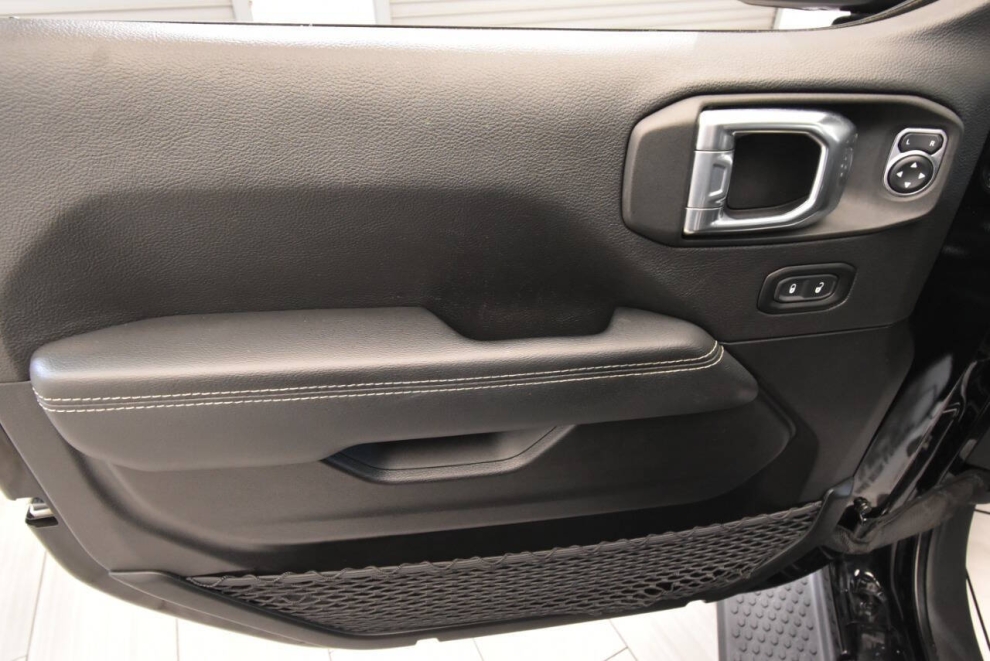 2021 Jeep Wrangler Unlimited Sahara, Black, Mileage: 46,566 - photo 12