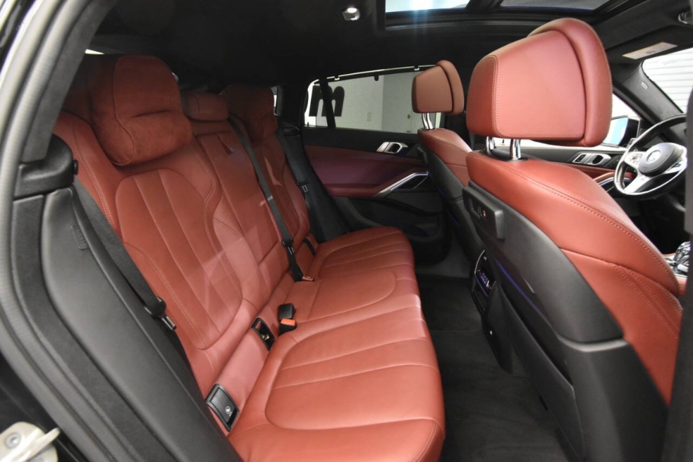 2022 BMW X6 M50i AWD 4dr Sports Activity Coupe, Black, Mileage: 63,904 - photo 15