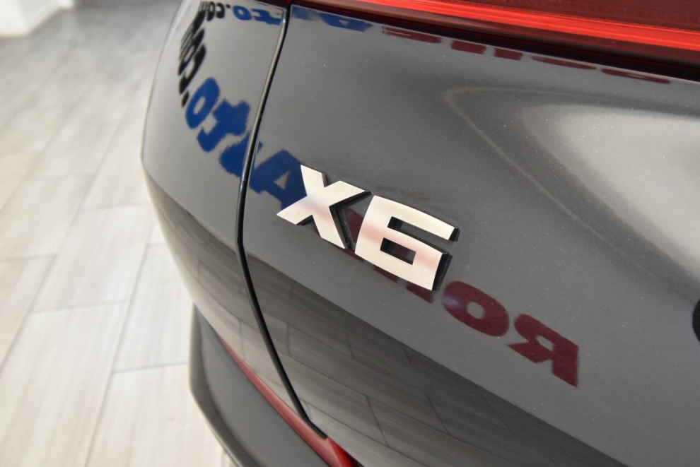 2022 BMW X6 M50i AWD 4dr Sports Activity Coupe, Black, Mileage: 63,904 - photo 32