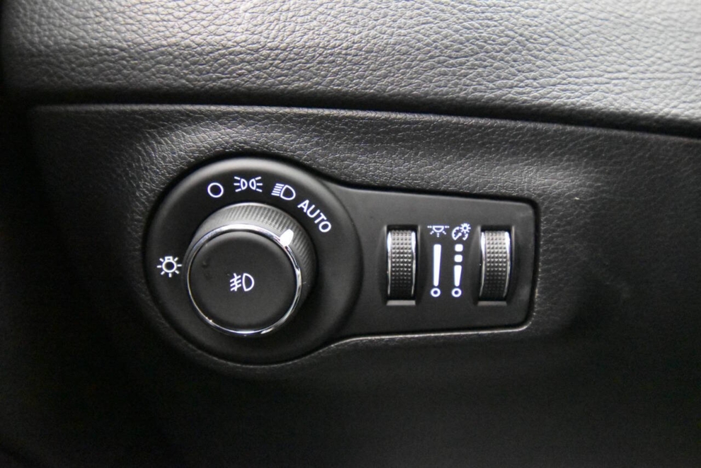 2020 Jeep Compass Altitude, Silver, Mileage: 84,018 - photo 29