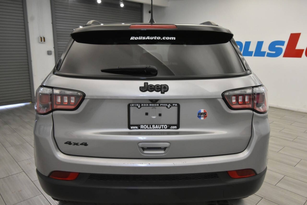 2020 Jeep Compass Altitude, Silver, Mileage: 84,018 - photo 3