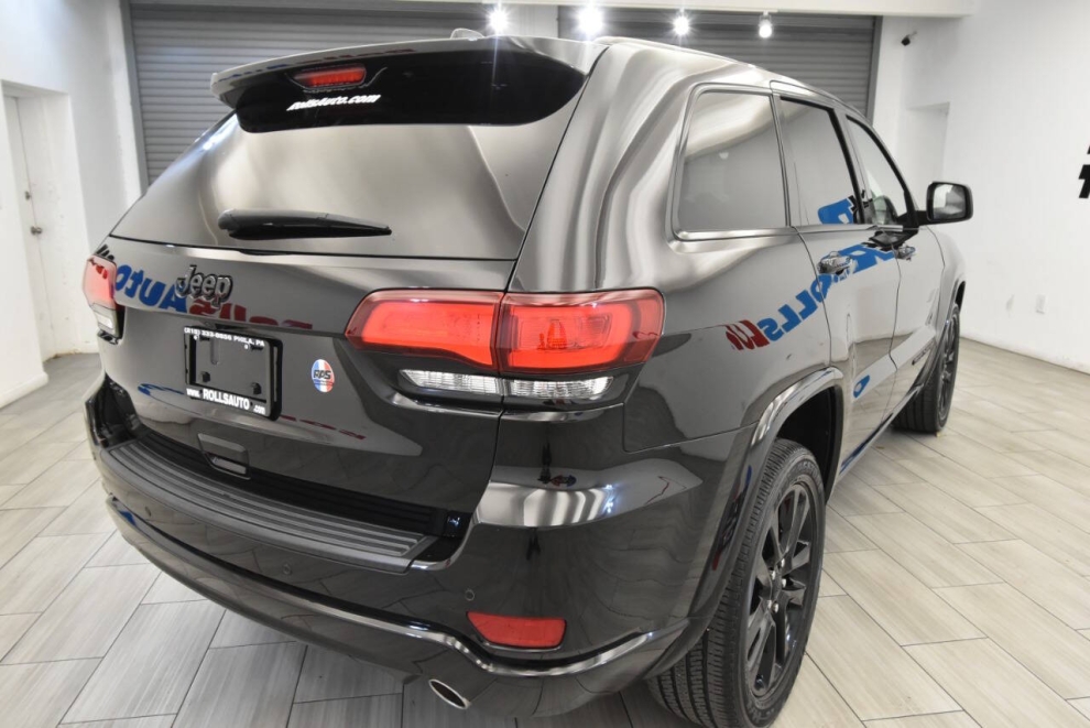 2021 Jeep Grand Cherokee Laredo X, Black, Mileage: 72,589 - photo 4