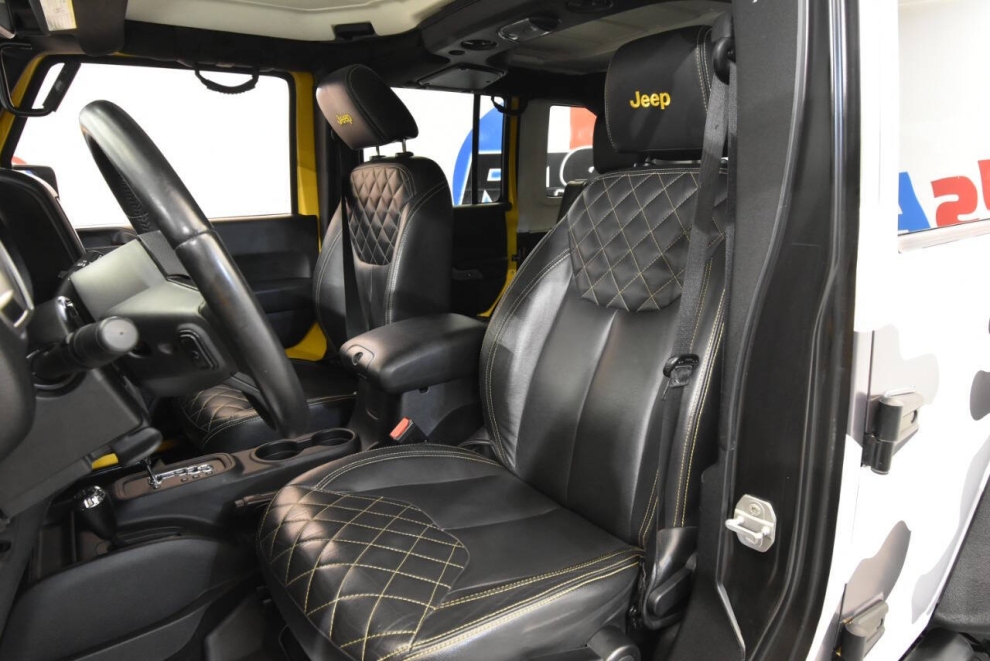 2015 Jeep Wrangler Unlimited, Yellow, Mileage: 20,602 - photo 10