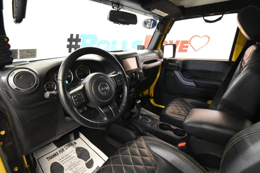2015 Jeep Wrangler Unlimited, Yellow, Mileage: 20,602 - photo 11