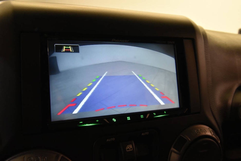 2015 Jeep Wrangler Unlimited, Yellow, Mileage: 20,602 - photo 20