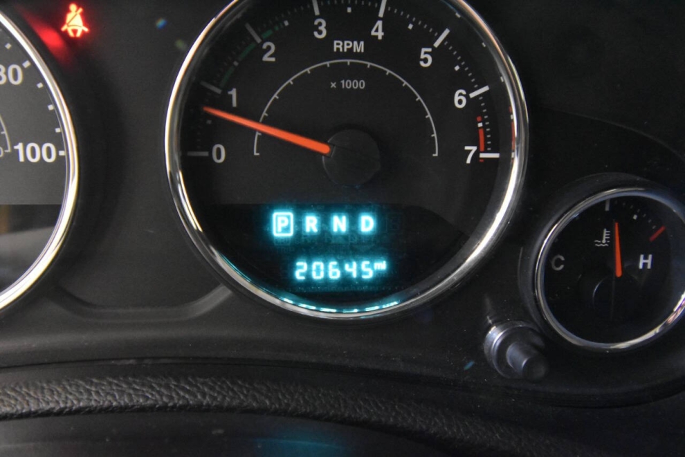 2015 Jeep Wrangler Unlimited, Yellow, Mileage: 20,602 - photo 25