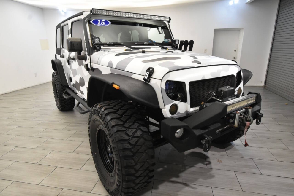 2015 Jeep Wrangler Unlimited, Yellow, Mileage: 20,602 - photo 6