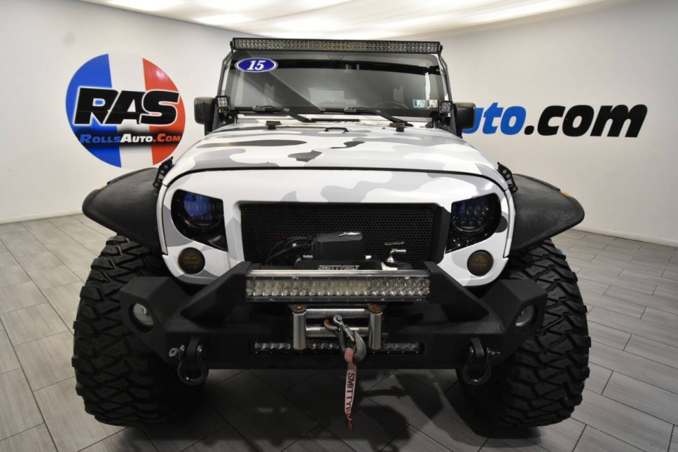 2015 Jeep Wrangler Unlimited, Yellow, Mileage: 20,602 - photo 7