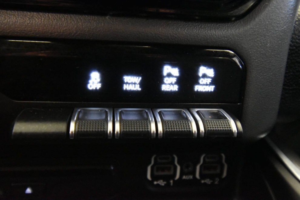 2019 RAM 1500 Big Horn 4x4 4dr Crew Cab 5.6 ft. SB Pickup, Red, Mileage: 92,830 - photo 19