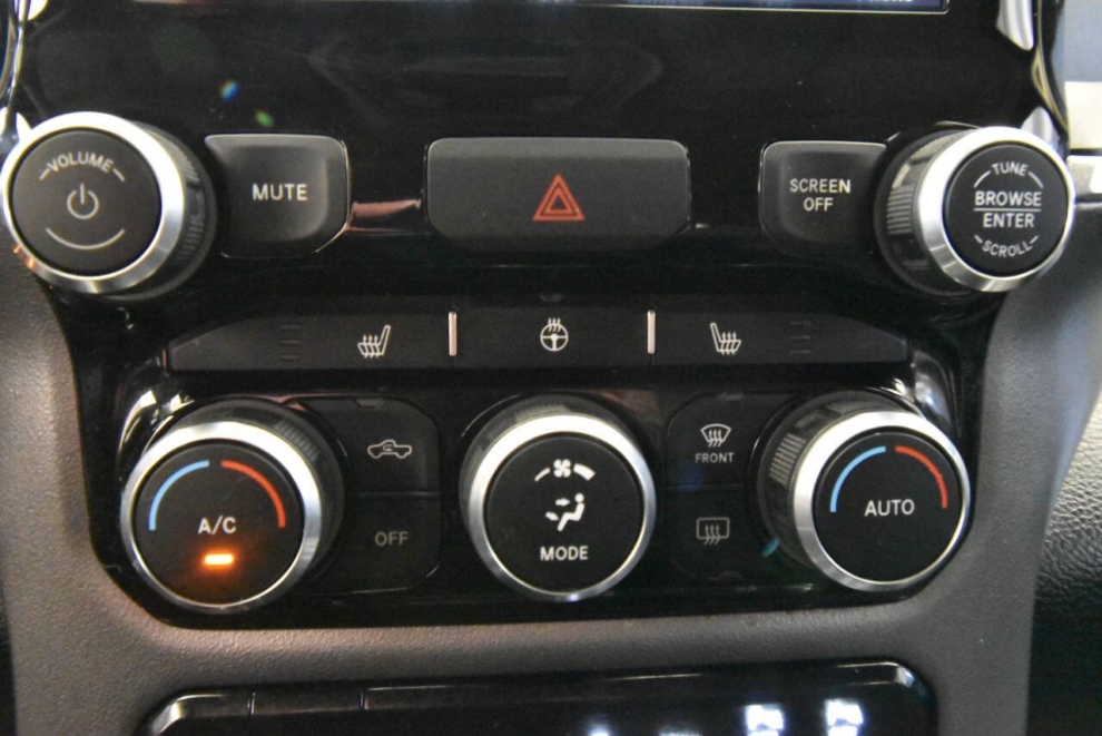 2019 RAM 1500 Big Horn 4x4 4dr Crew Cab 5.6 ft. SB Pickup, Red, Mileage: 92,830 - photo 20