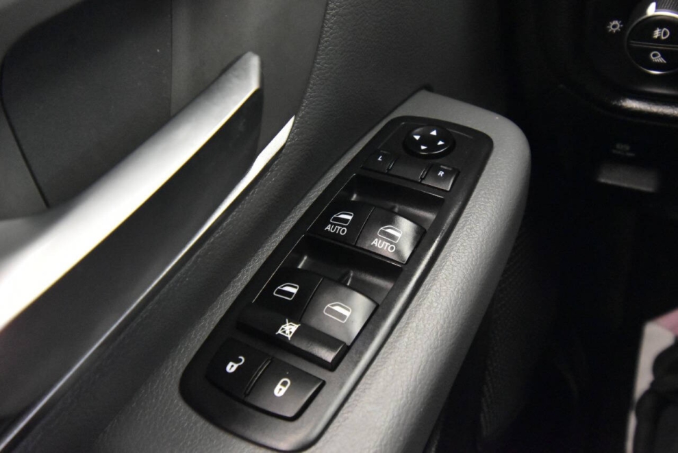 2019 RAM 1500 Big Horn 4x4 4dr Crew Cab 5.6 ft. SB Pickup, Red, Mileage: 92,830 - photo 29