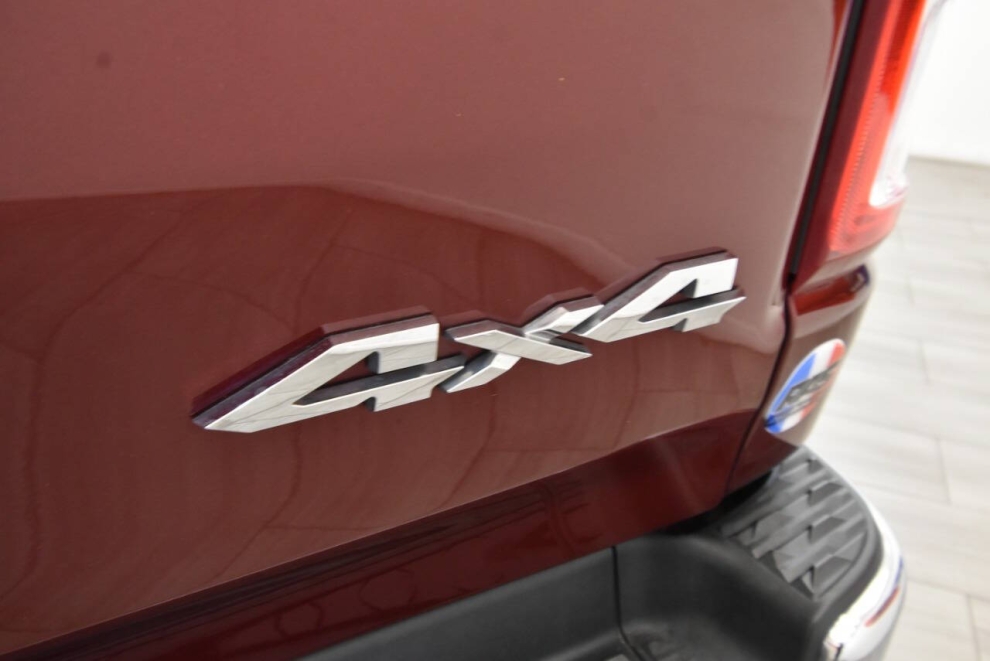 2019 RAM 1500 Big Horn 4x4 4dr Crew Cab 5.6 ft. SB Pickup, Red, Mileage: 92,830 - photo 32