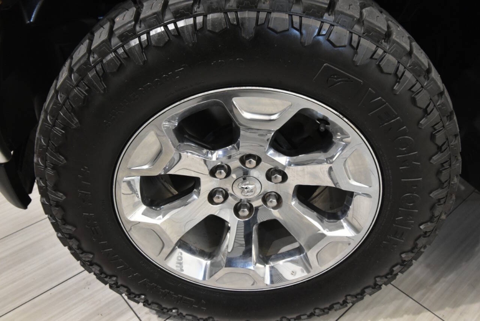 2019 RAM 1500 Big Horn 4x4 4dr Crew Cab 5.6 ft. SB Pickup, Red, Mileage: 92,830 - photo 9