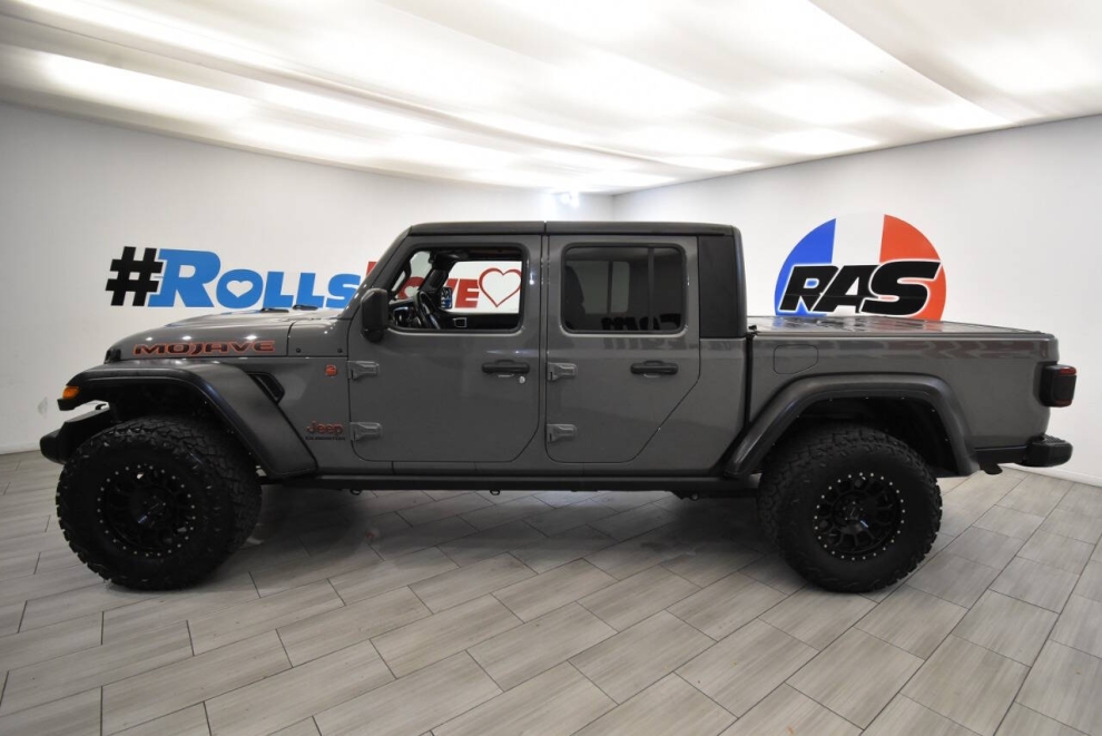 2021 Jeep Gladiator Mojave 4x4 4dr Crew Cab 5.0 ft. SB, Gray, Mileage: 78,577 - photo 1