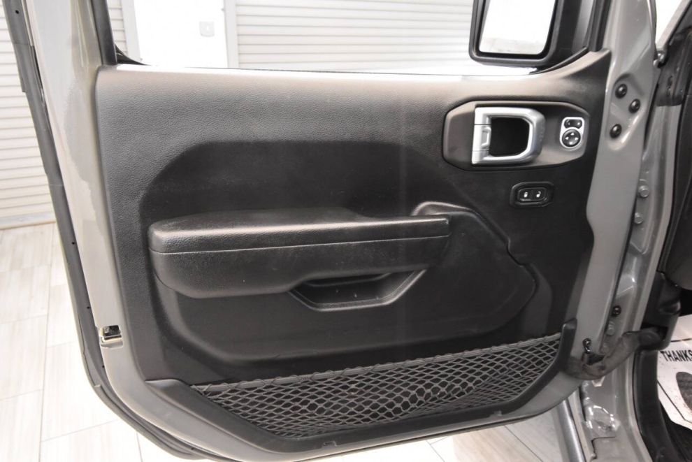 2021 Jeep Gladiator Mojave 4x4 4dr Crew Cab 5.0 ft. SB, Gray, Mileage: 78,577 - photo 15