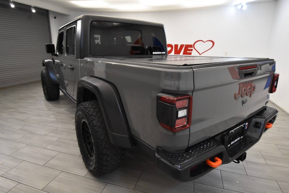 2021 Jeep Gladiator Mojave 4x4 4dr Crew Cab 5.0 ft. SB, Gray, Mileage: 78,577 - photo 2