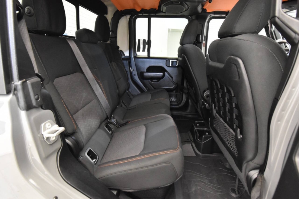 2021 Jeep Gladiator Mojave 4x4 4dr Crew Cab 5.0 ft. SB, Gray, Mileage: 78,577 - photo 20