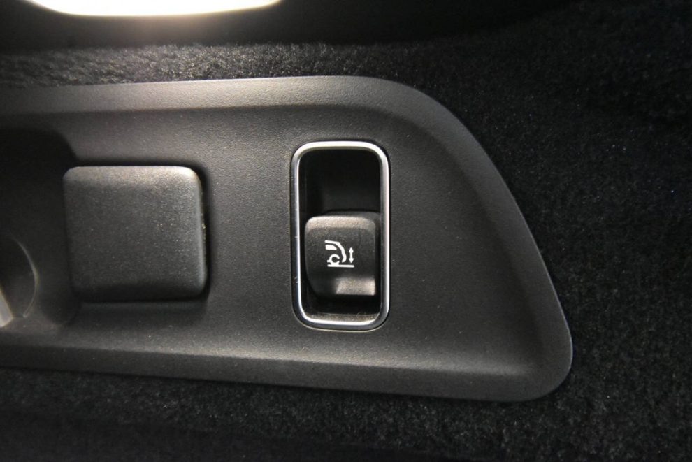 2023 Mercedes-Benz GLE AMG GLE 53 AWD 4MATIC+ 4dr Coupe, White, Mileage: 22,117 - photo 33