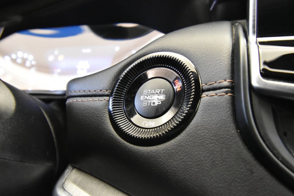 2022 Jeep Compass, Red, Mileage: 28,732 - photo 22