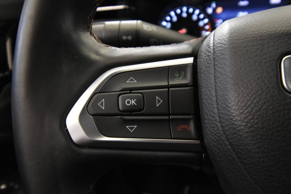 2022 Jeep Compass, Red, Mileage: 28,732 - photo 24