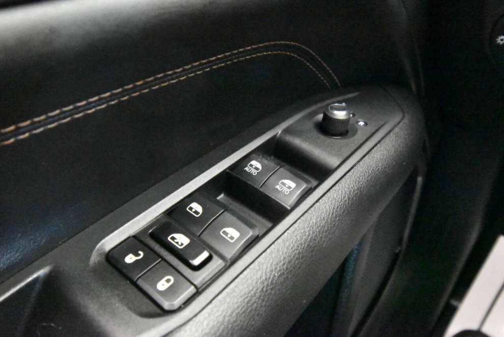 2022 Jeep Compass, Red, Mileage: 28,732 - photo 28