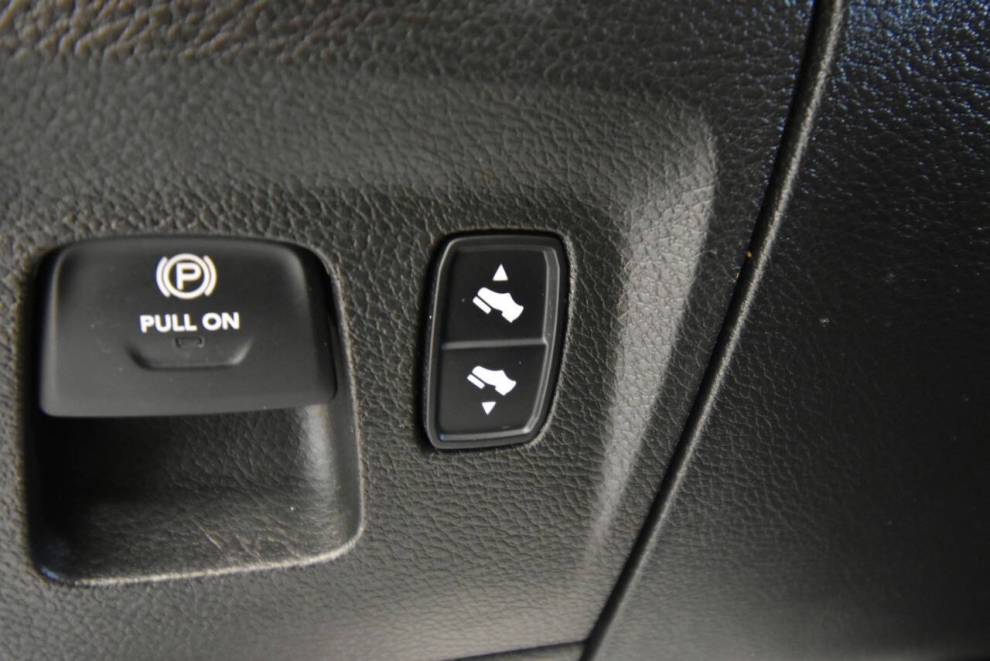 2019 RAM 1500 Big Horn 4x4 4dr Crew Cab 5.6 ft. SB Pickup, , Mileage: 83,503 - photo 22