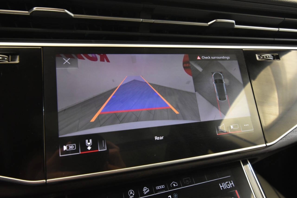 2021 Audi Q8 quattro Premium 55 TFSI AWD 4dr SUV, White, Mileage: 96,682 - photo 23