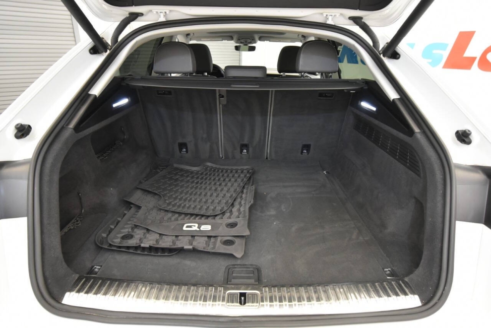 2021 Audi Q8 quattro Premium 55 TFSI AWD 4dr SUV, White, Mileage: 96,682 - photo 33