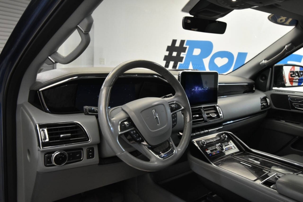 2018 Lincoln Navigator Reserve 4x4 4dr SUV, Blue, Mileage: 77,380 - photo 10