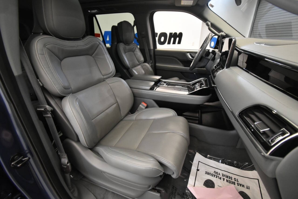 2018 Lincoln Navigator Reserve 4x4 4dr SUV, Blue, Mileage: 77,380 - photo 16