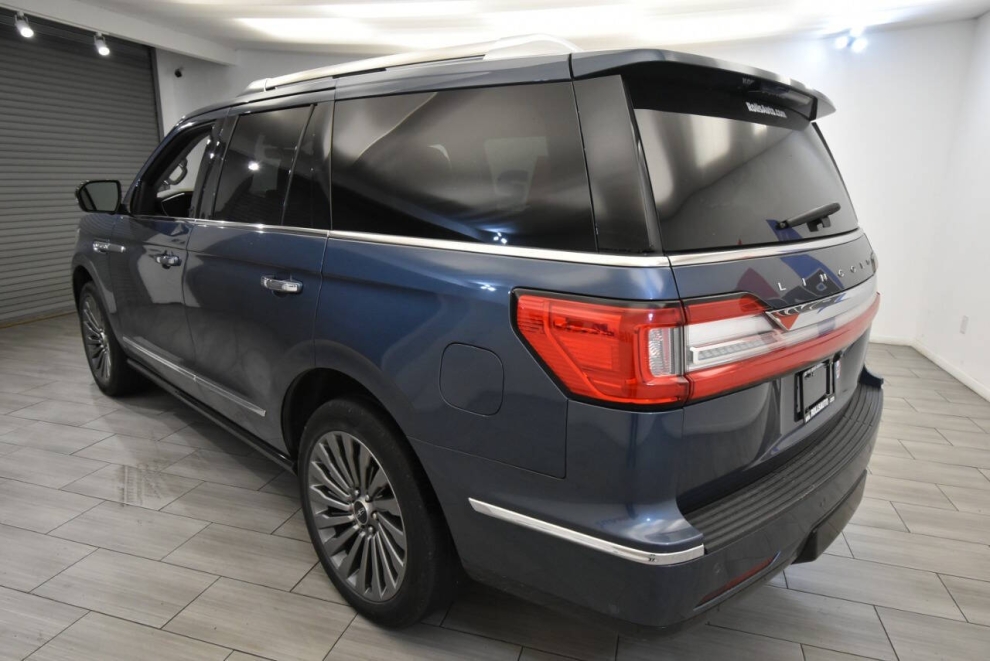 2018 Lincoln Navigator Reserve 4x4 4dr SUV, Blue, Mileage: 77,380 - photo 2