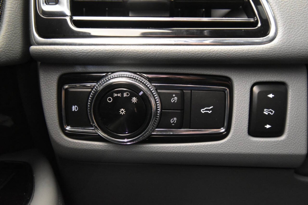 2018 Lincoln Navigator Reserve 4x4 4dr SUV, Blue, Mileage: 77,380 - photo 32