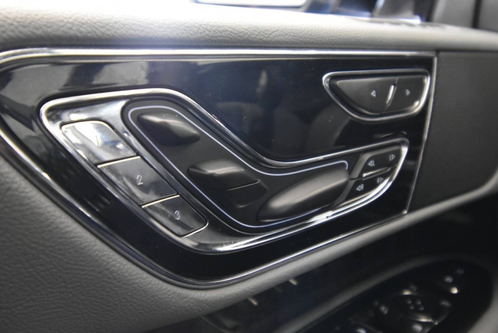 2018 Lincoln Navigator Reserve 4x4 4dr SUV, Blue, Mileage: 77,380 - photo 34