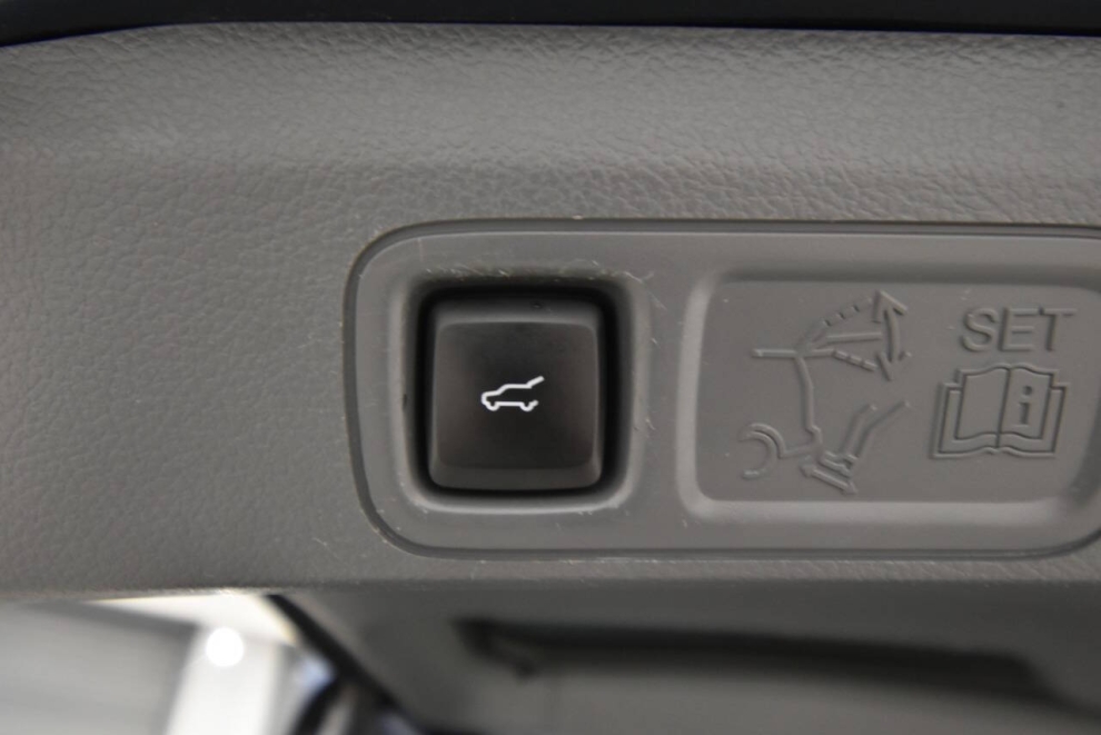 2018 Lincoln Navigator Reserve 4x4 4dr SUV, Blue, Mileage: 77,380 - photo 38