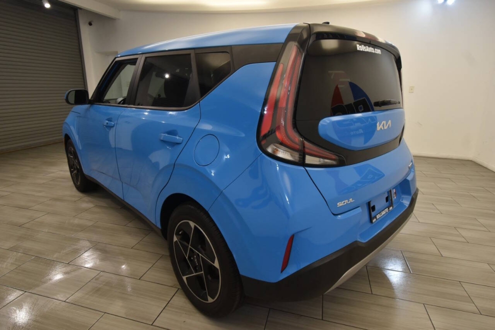 2023 Kia Soul EX 4dr Crossover, Blue, Mileage: 31,748 - photo 2