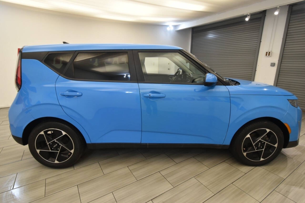 2023 Kia Soul EX 4dr Crossover, Blue, Mileage: 31,748 - photo 5
