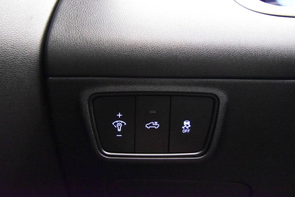 2022 Hyundai Santa Cruz Limited AWD 4dr Crew Cab 4.3ft SB, , Mileage: 83,811 - photo 29