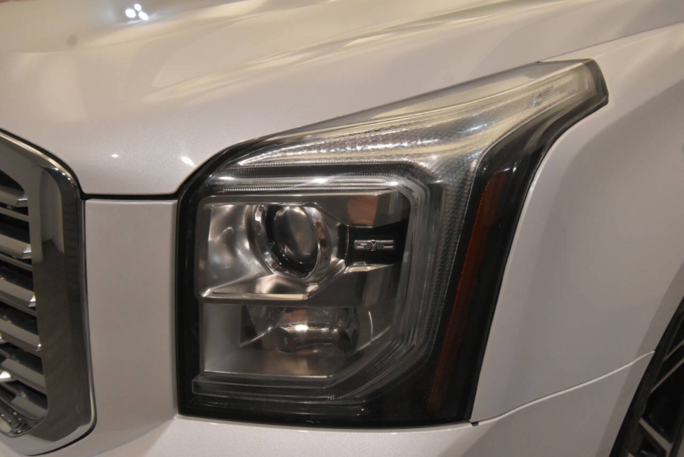 2018 GMC Yukon Denali 4x4 4dr SUV, White, Mileage: 95,949 - photo 7