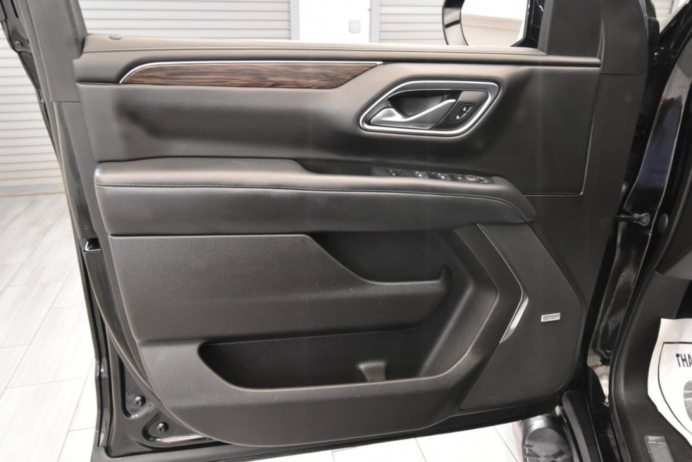 2021 Chevrolet Tahoe Z71 4x4 4dr SUV, Black, Mileage: 68,114 - photo 13