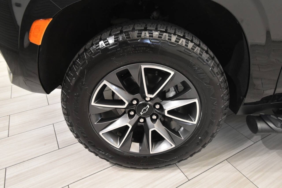 2021 Chevrolet Tahoe Z71 4x4 4dr SUV, Black, Mileage: 68,114 - photo 9