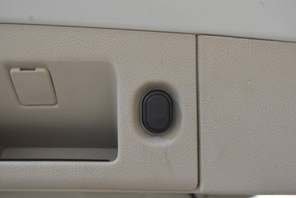 2019 GMC Yukon XL Denali 4x4 4dr SUV, White, Mileage: 96,641 - photo 41