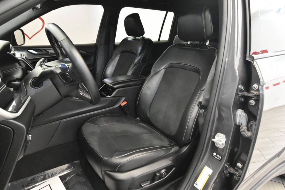 2022 Jeep Grand Cherokee L Altitude 4x4 4dr SUV, , Mileage: 52,551 - photo 9