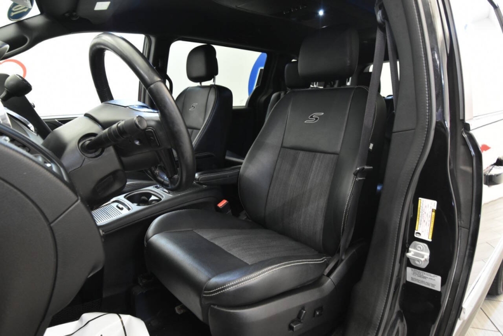 2016 Chrysler Town and Country S 4dr Mini Van, Negro, Mileage: 116,241 - photo 8