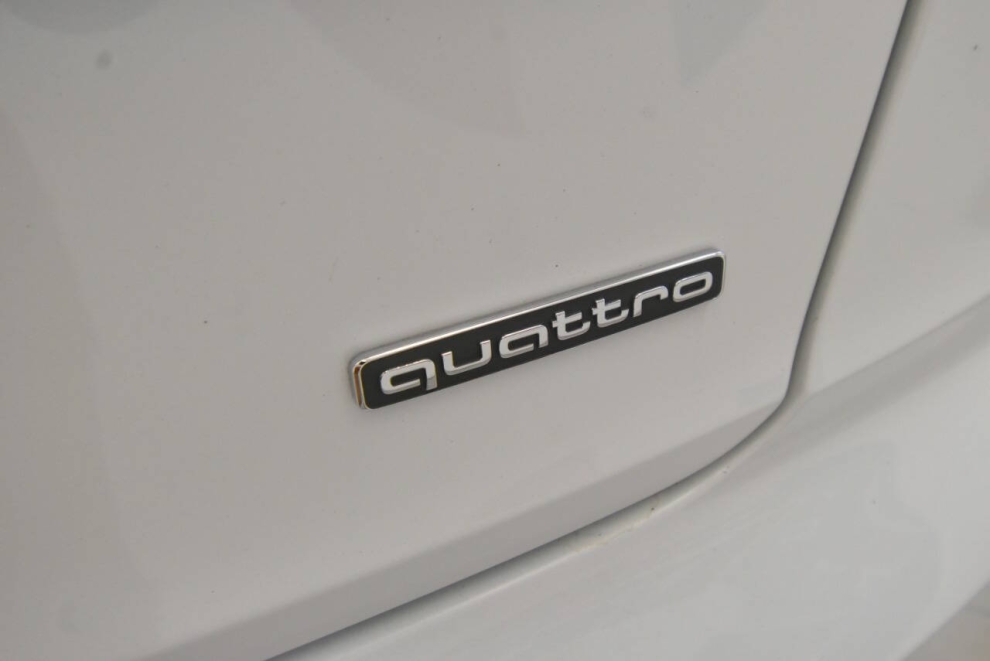 2019 Audi A8 L quattro 55 TFSI AWD 4dr Sedan, White, Mileage: 98,200 - photo 33